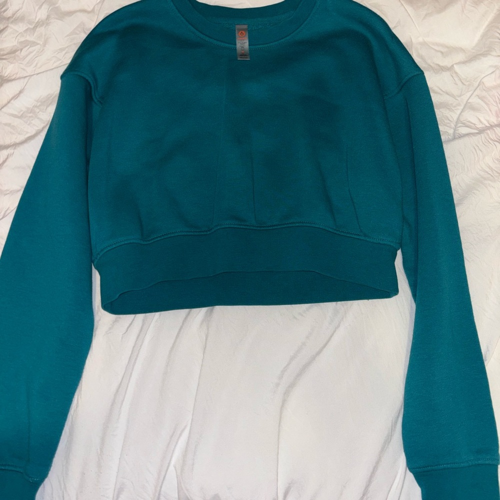 Mono B Cropped Crewneck